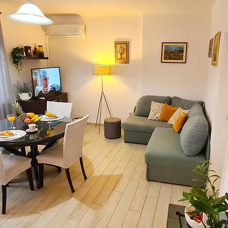 Apartment Sara Poljud Split